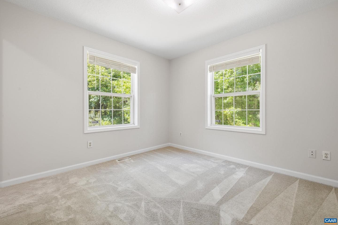 82 Davis Ln photo 6