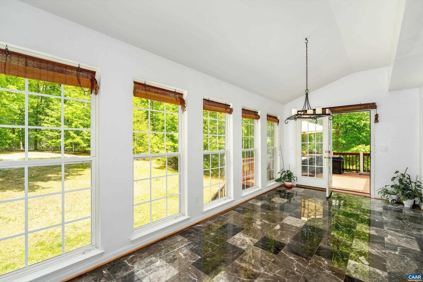 419 Carter Ln photo 14