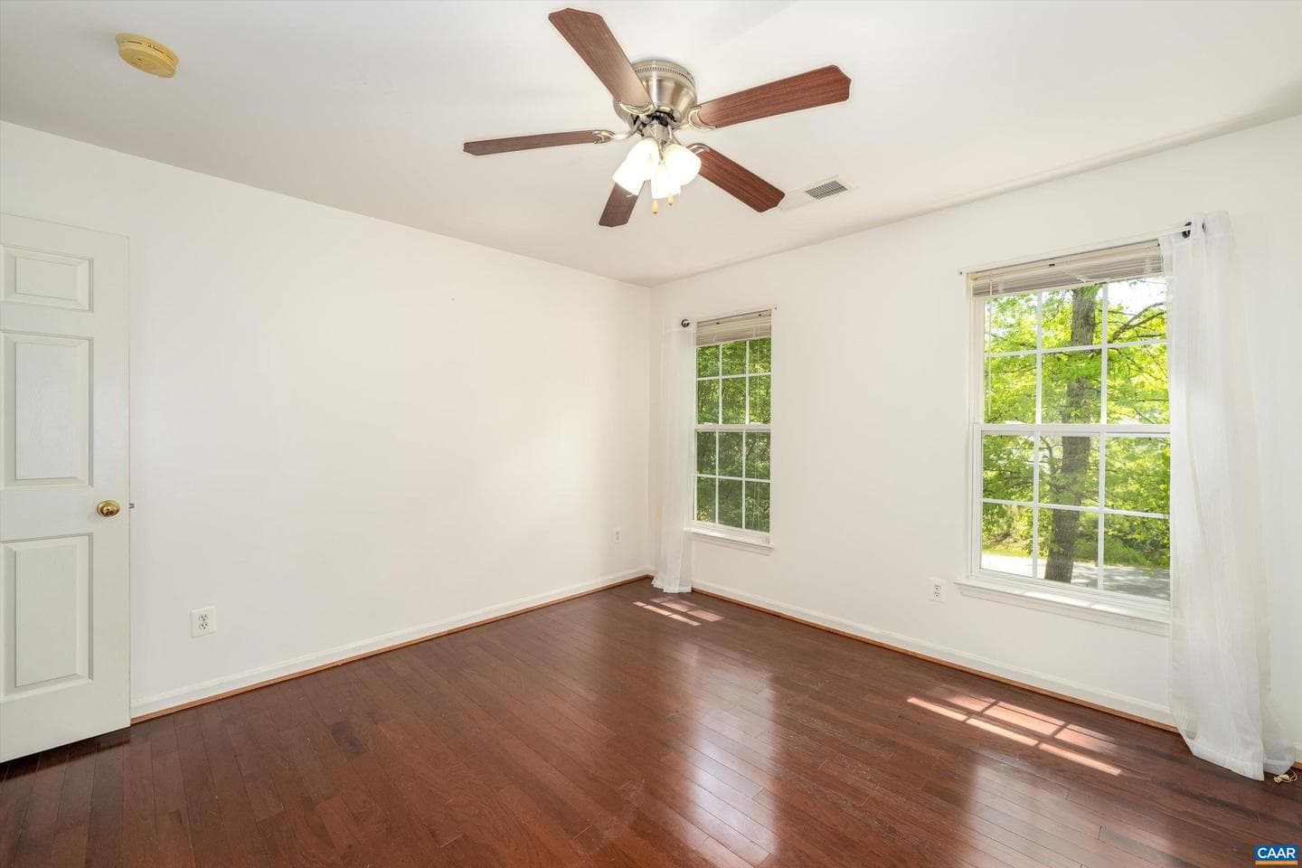 419 Carter Ln photo 35
