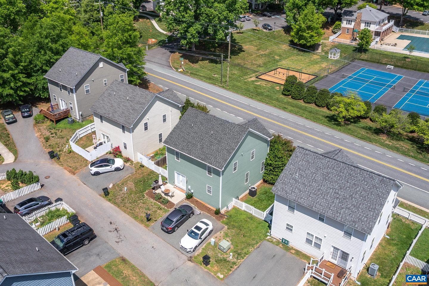 743 Country Green Rd photo 36