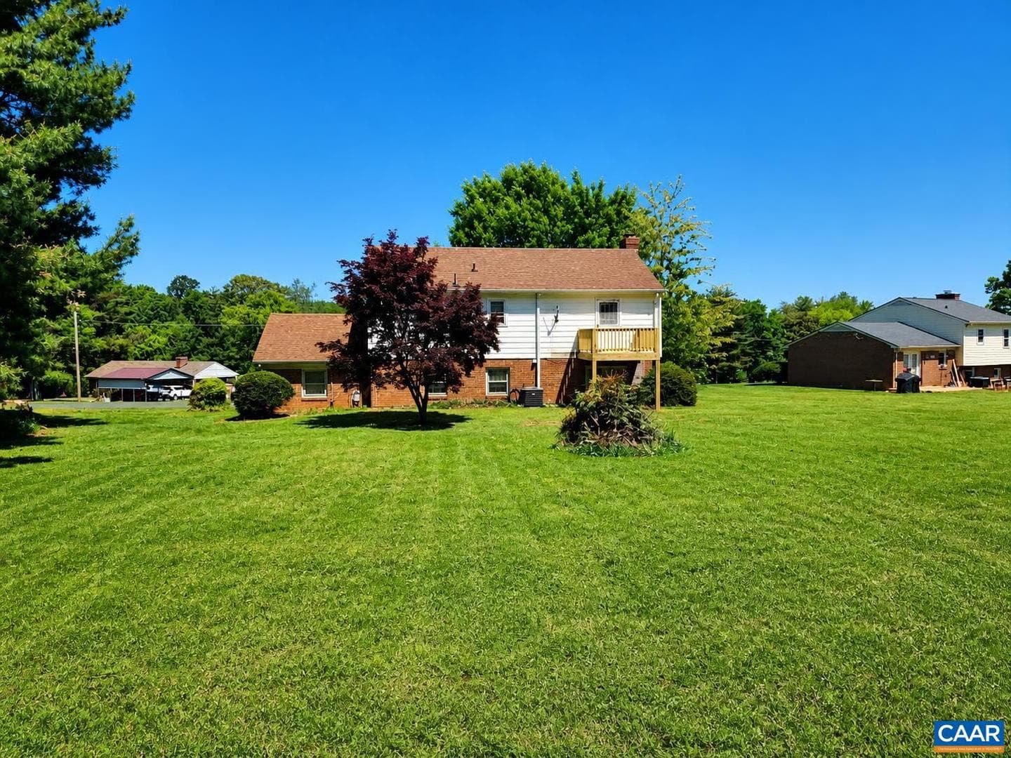151 Lancaster Dr photo 18