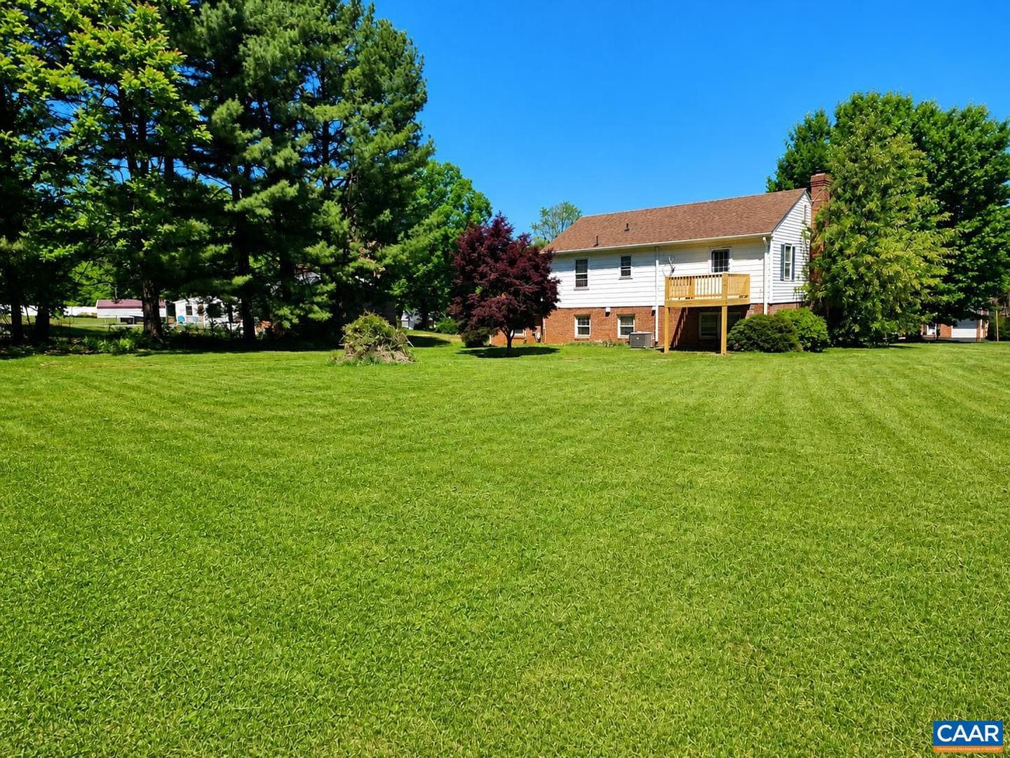 151 Lancaster Dr photo 19