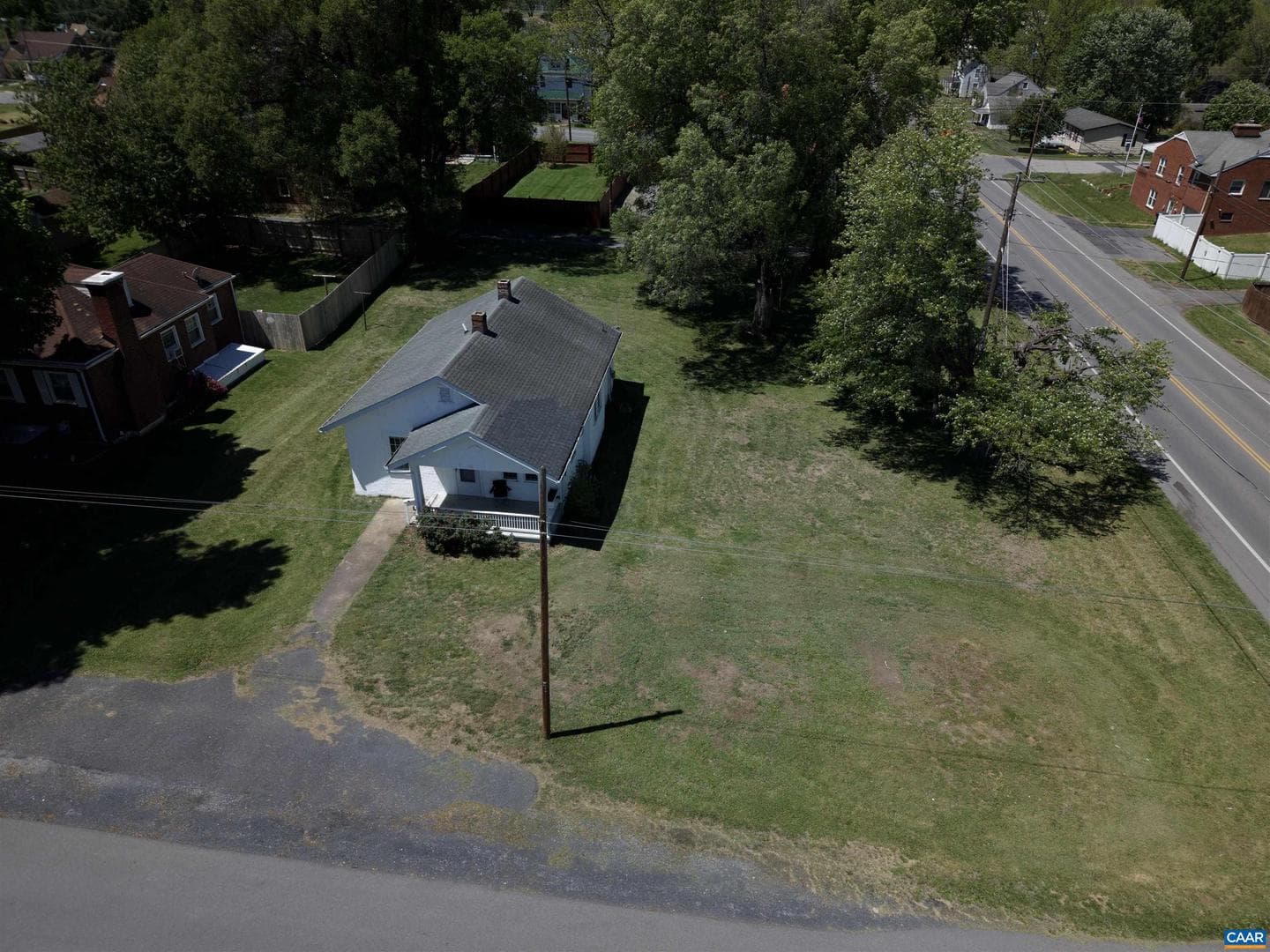 681 Sherwood Ave photo 23