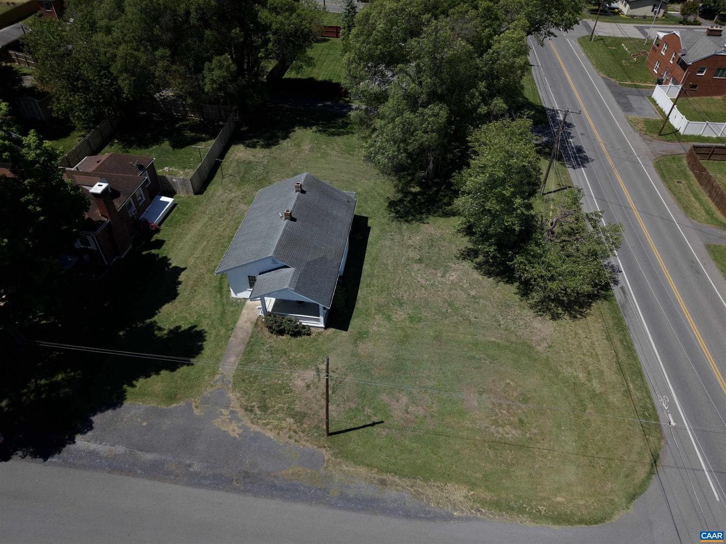 681 Sherwood Ave photo 24