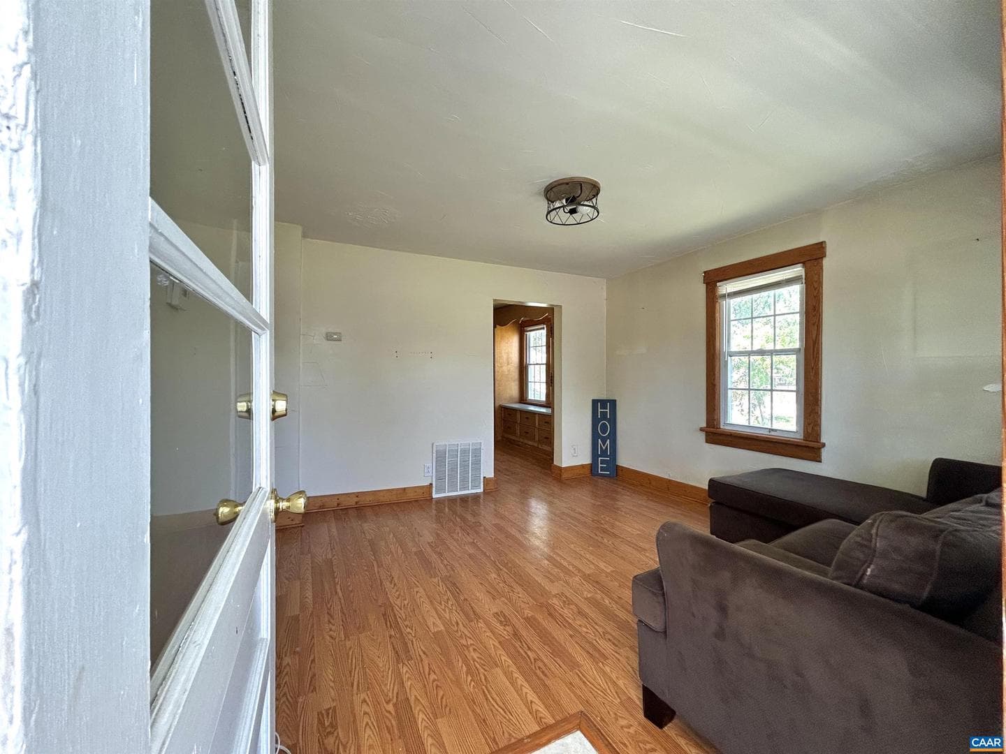 681 Sherwood Ave photo 3