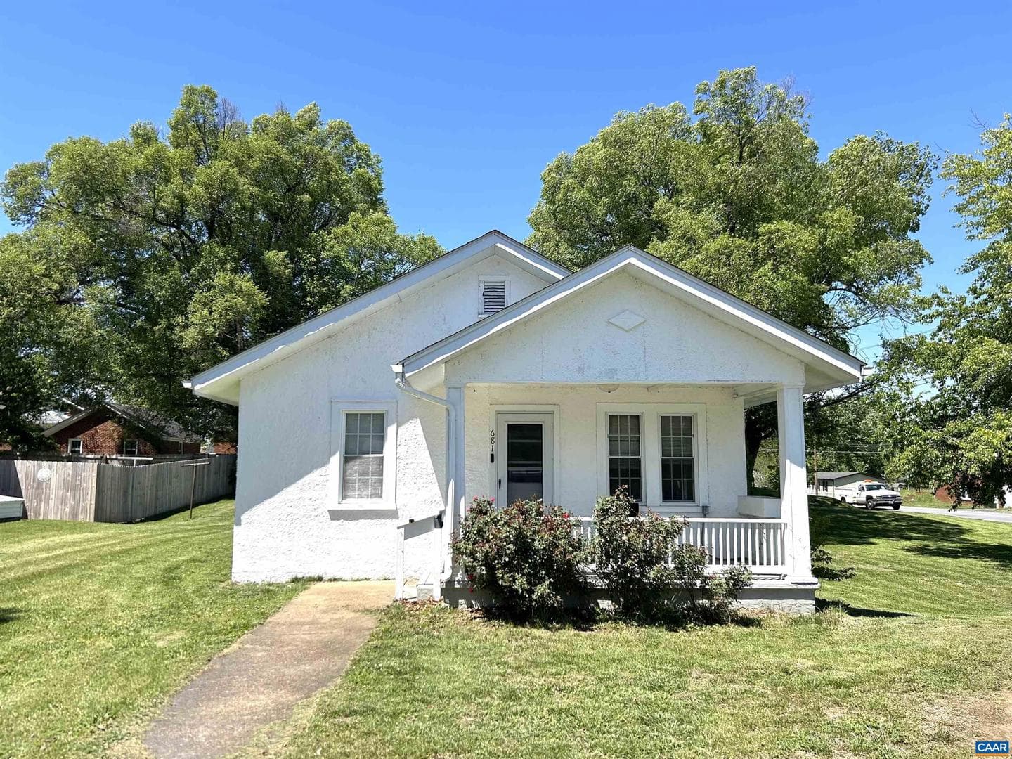 681 Sherwood Ave photo 30