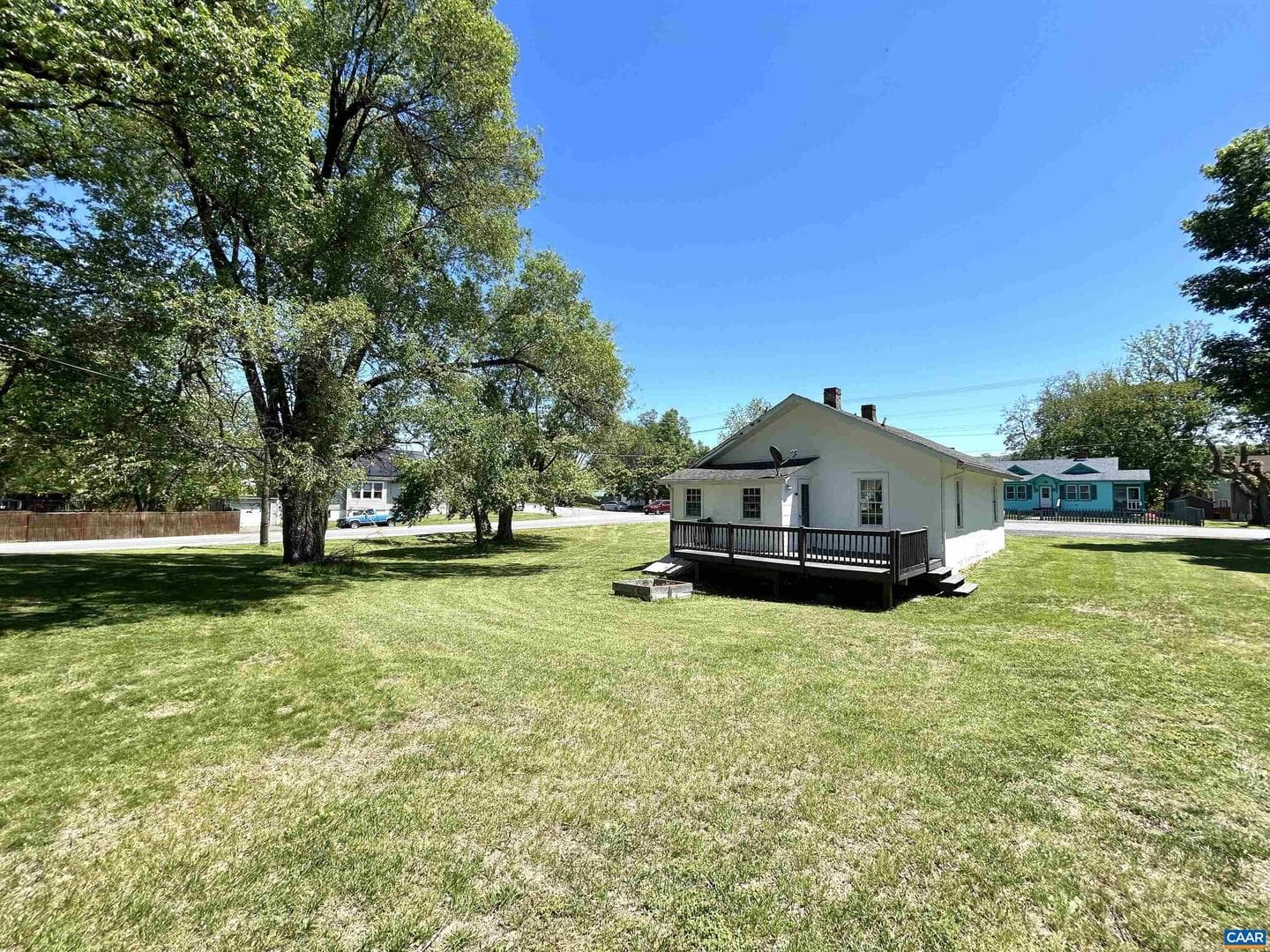 681 Sherwood Ave photo 39