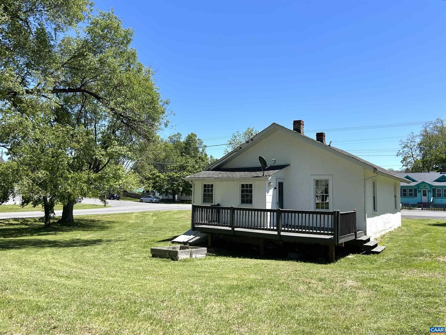 681 Sherwood Ave photo 40