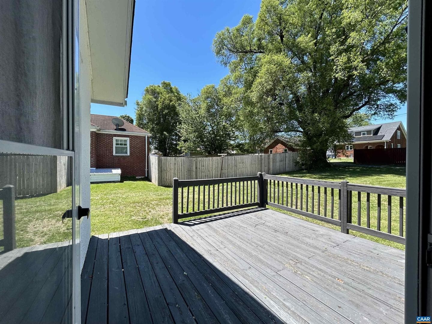 681 Sherwood Ave photo 43