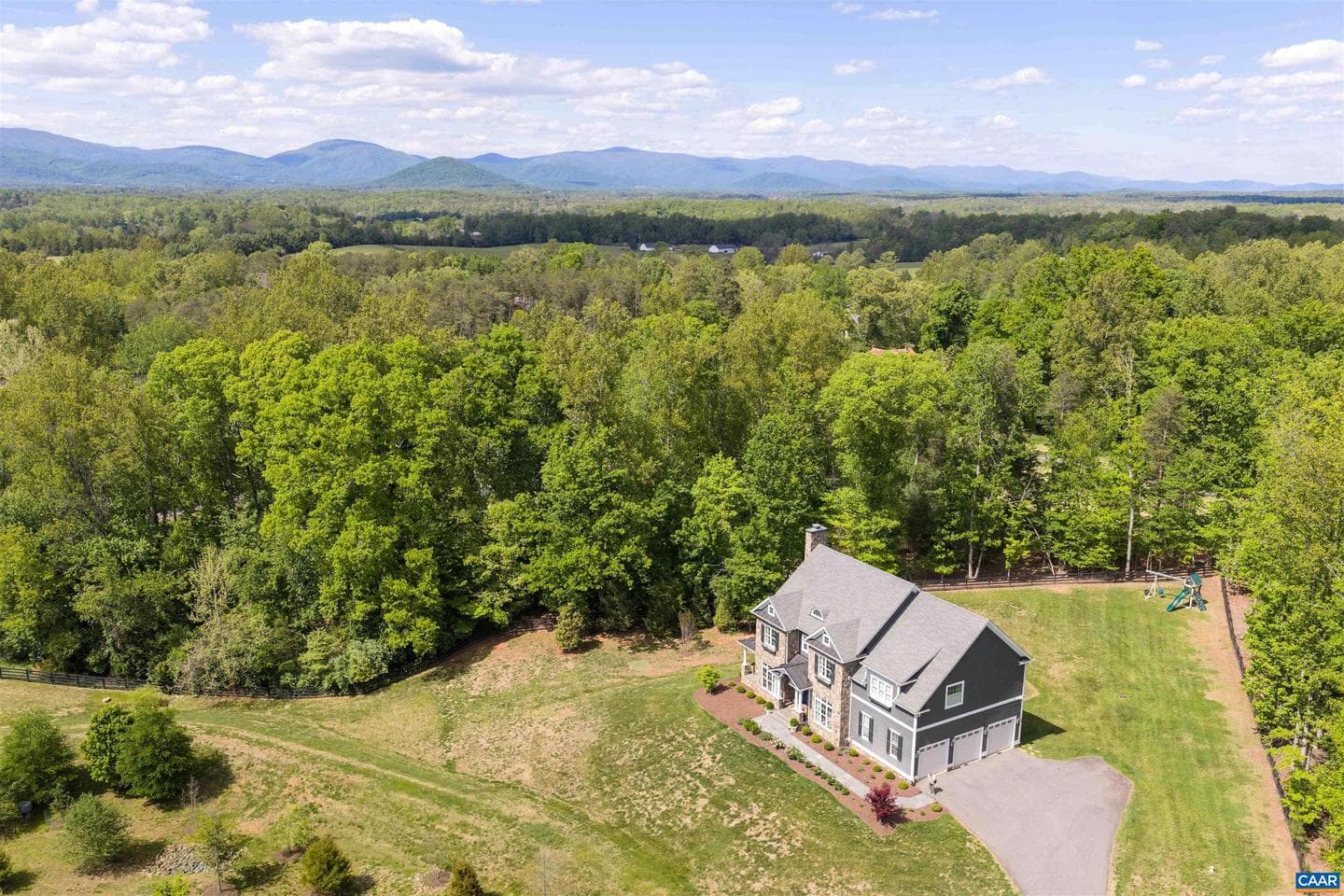 421 Houndstooth Ct photo 3