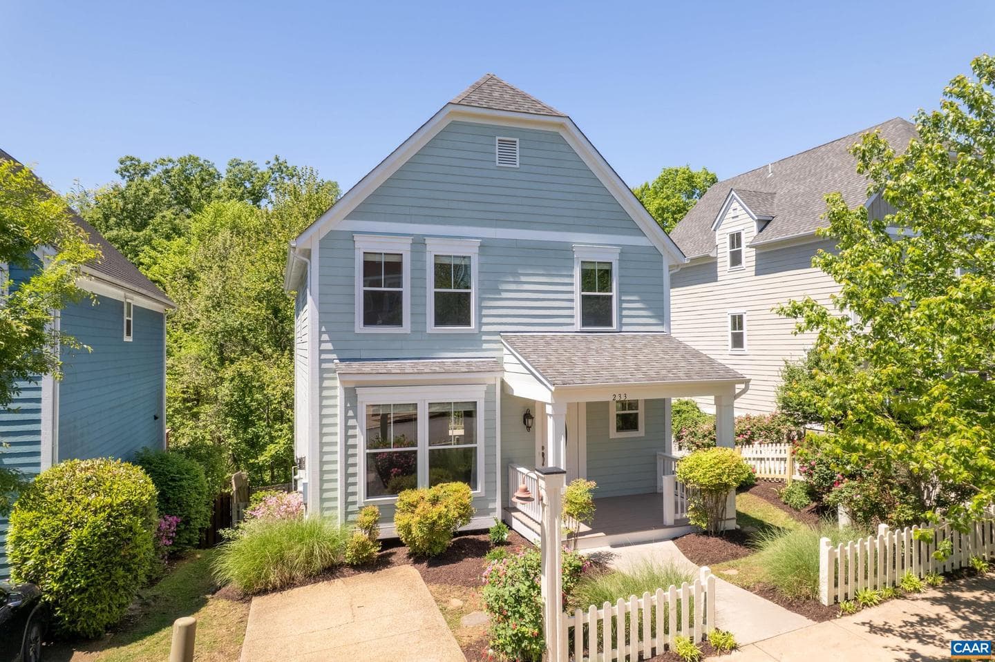 233 Huntley Ave