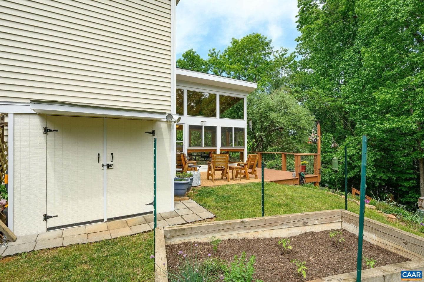 162 Burnet St photo 34