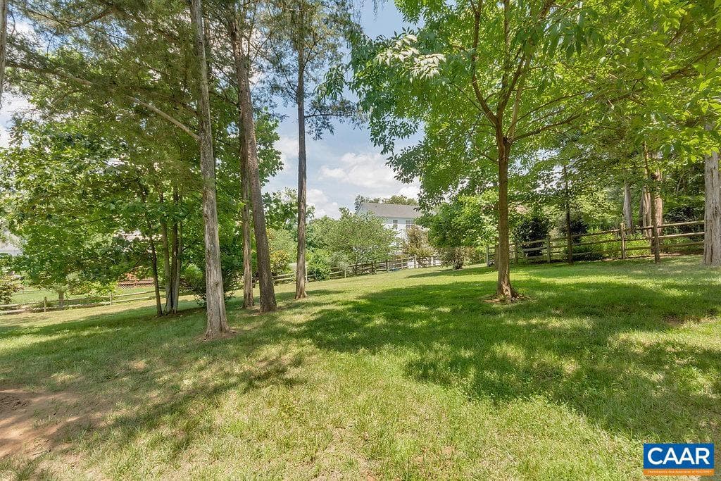 315 Pleasant Pl photo 25