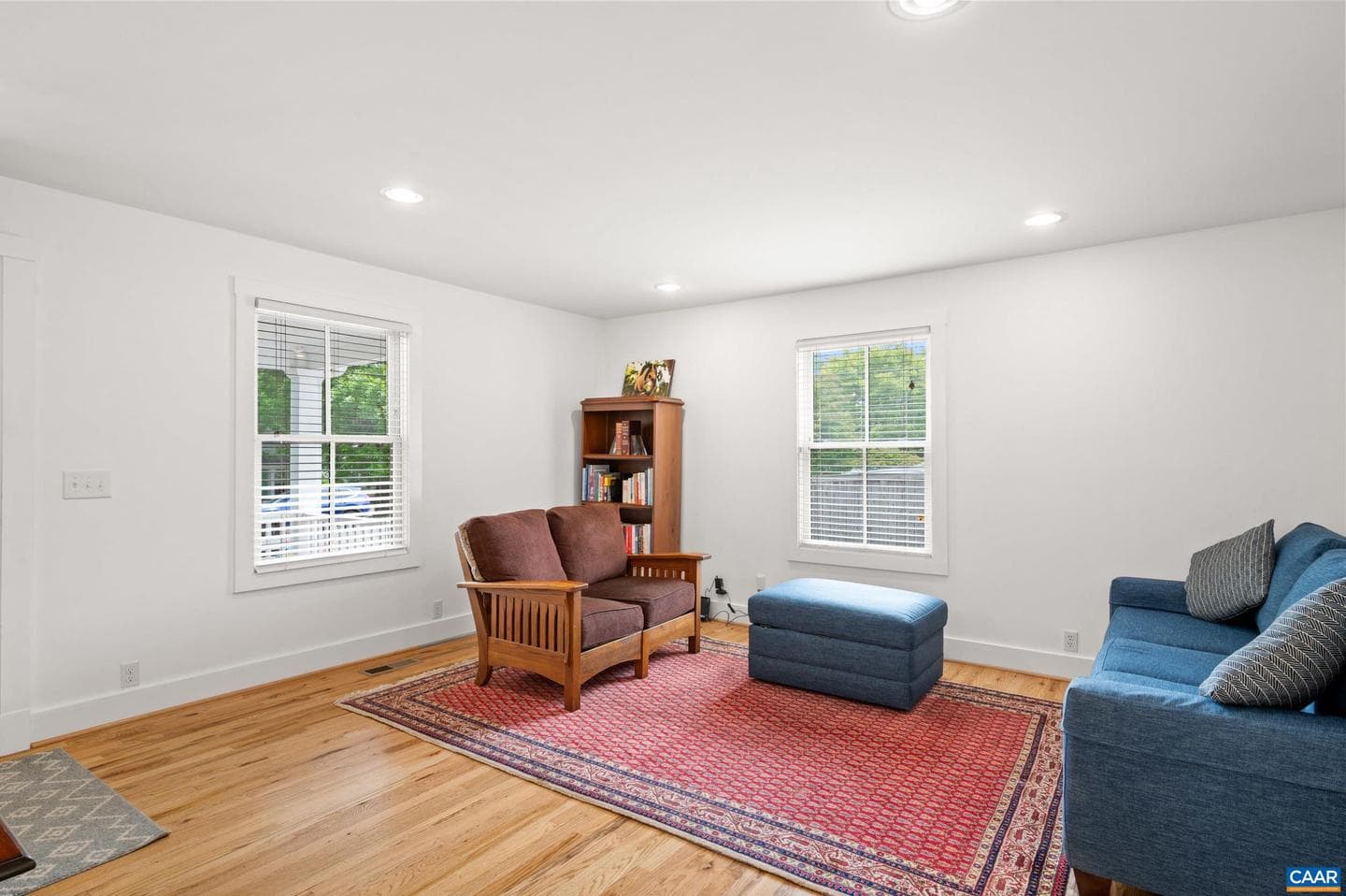 423 Meade Ave photo 4