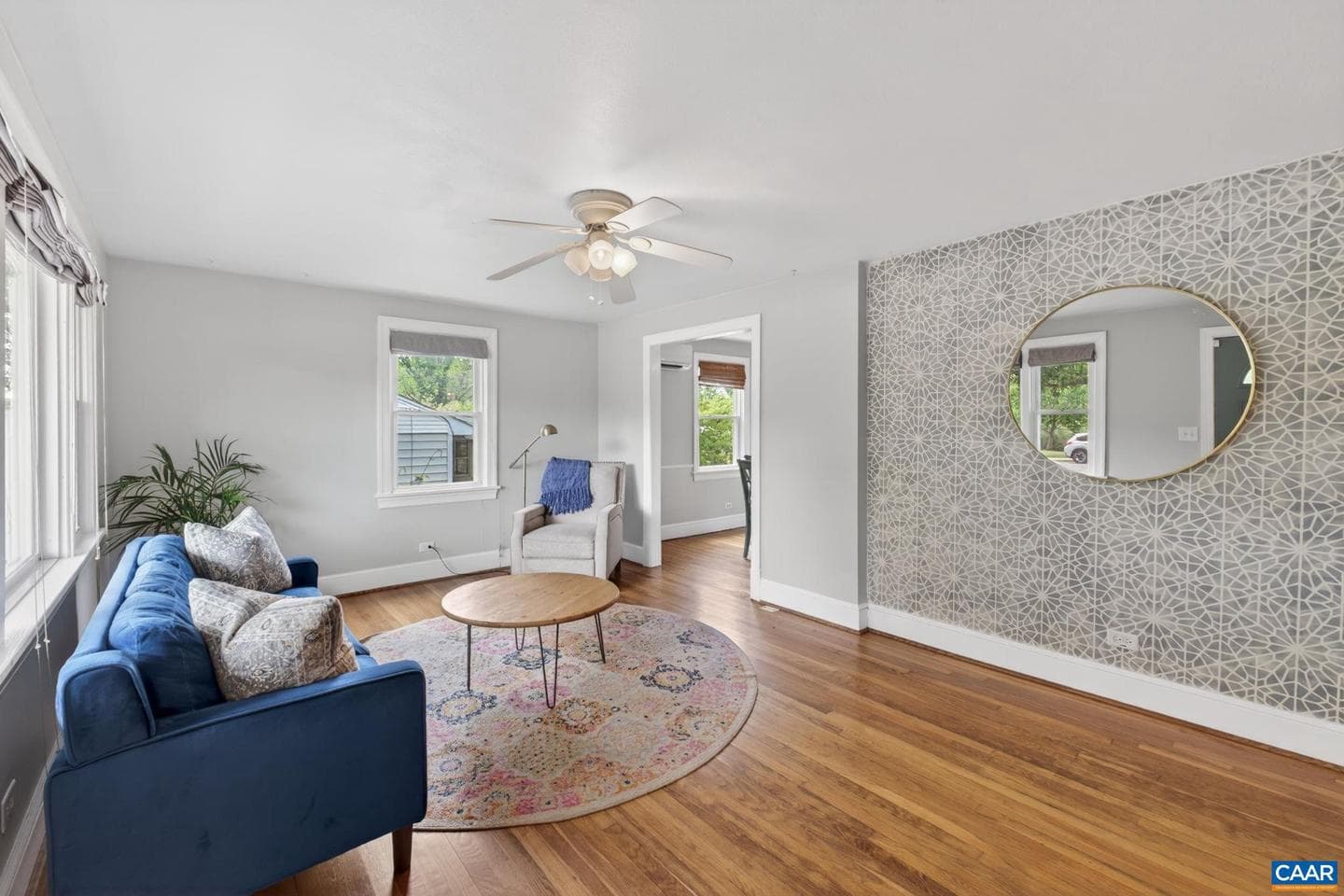 1023 Forest Hills Ave photo 9