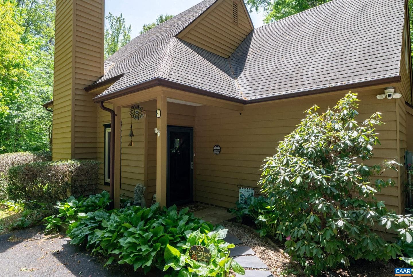 352 Daniels Rd photo 3