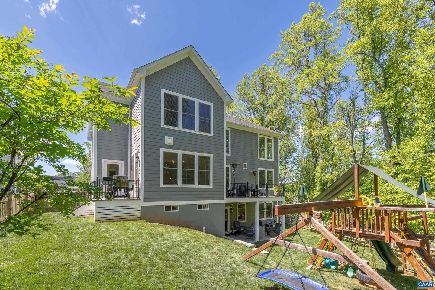564 Belluno Ln photo 3