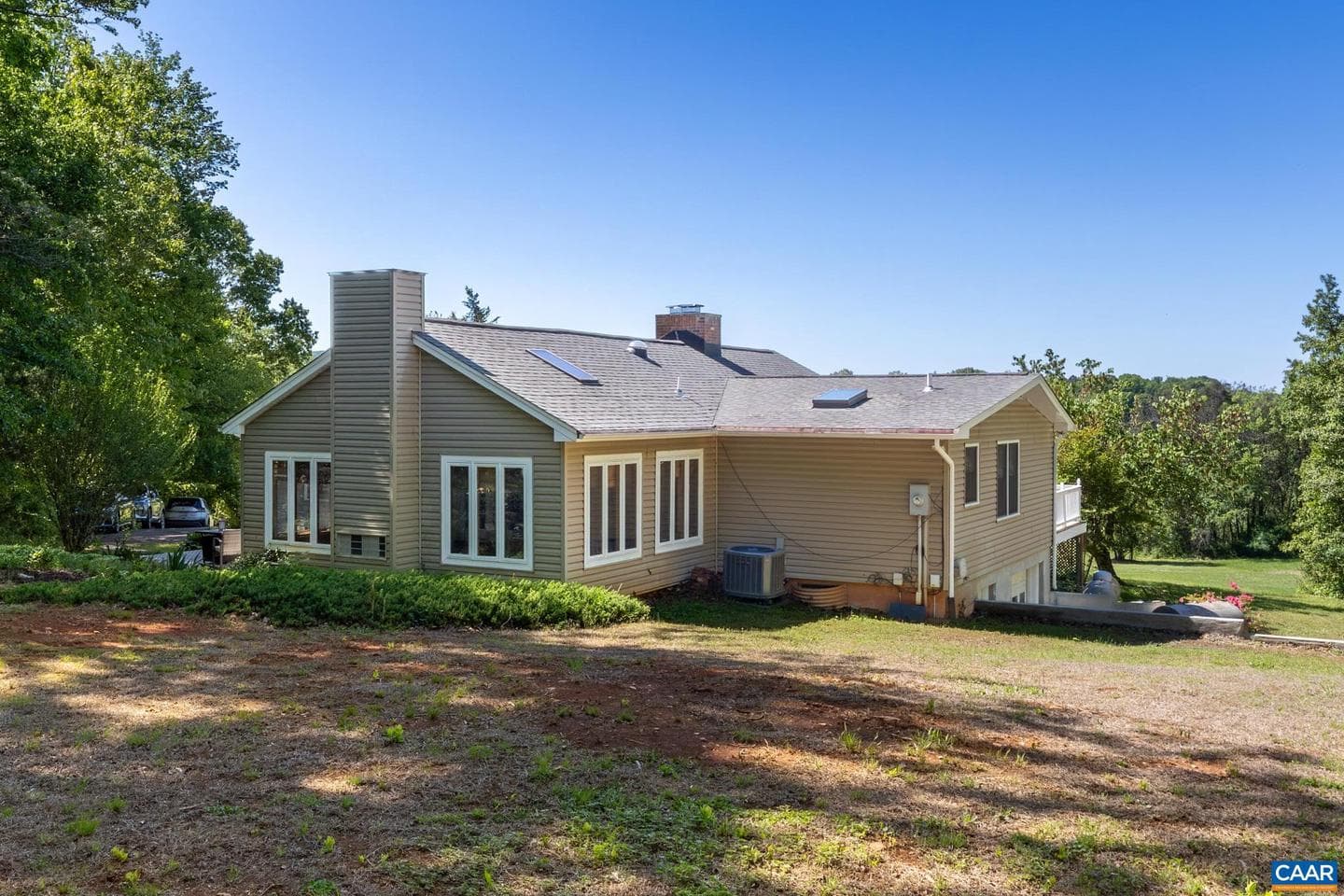 1971 Wilderness Rd photo 2