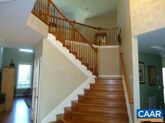 1915 Lake Forest Dr photo 12
