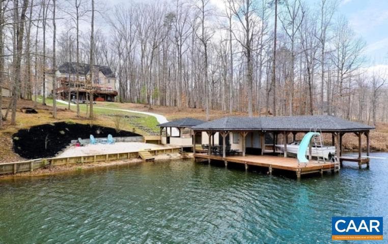 1915 Lake Forest Dr photo 4