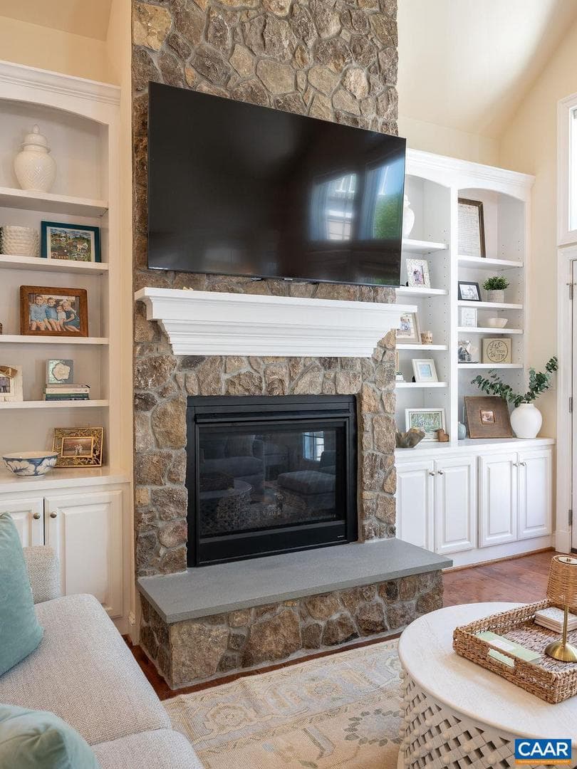 6598 Welbourne Ln photo 9