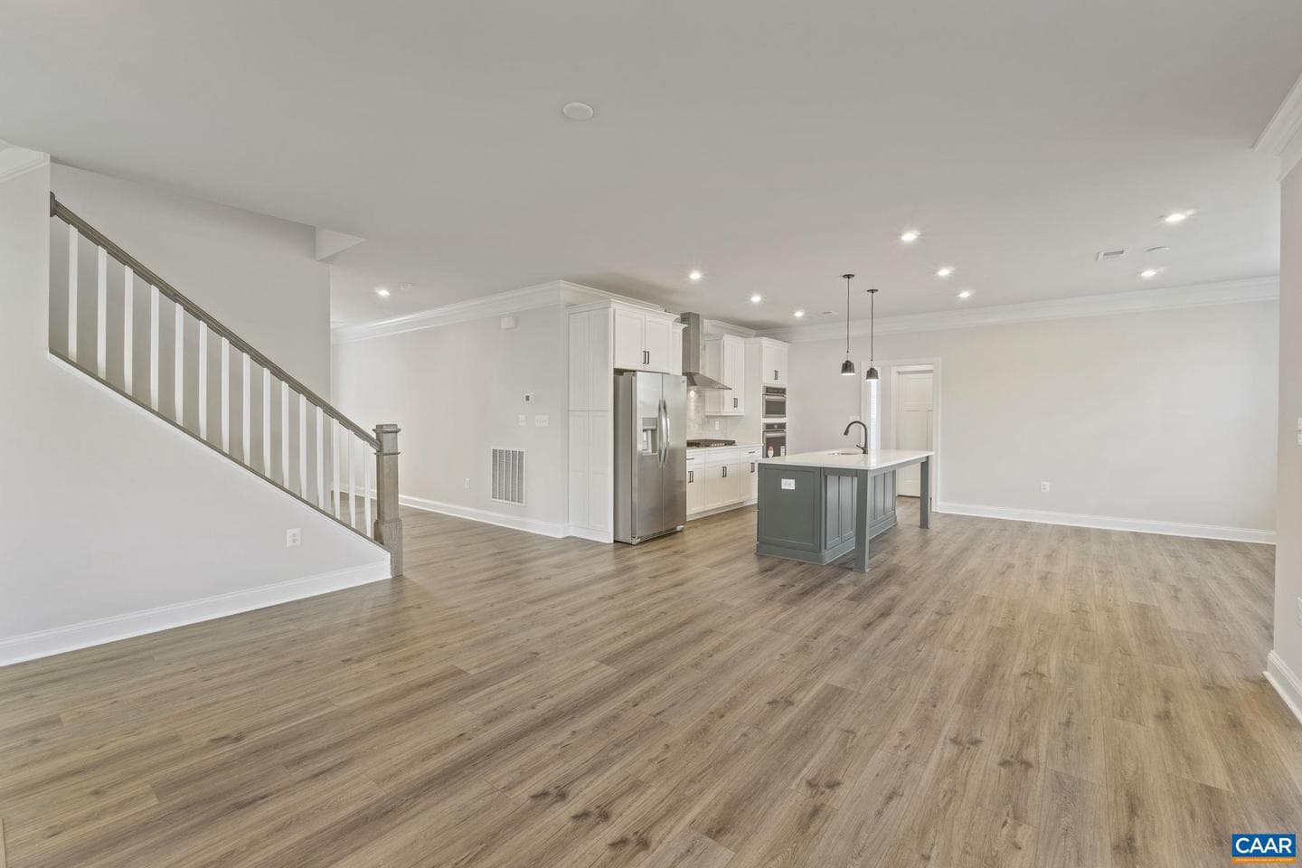 305 Sunbird Ln photo 15