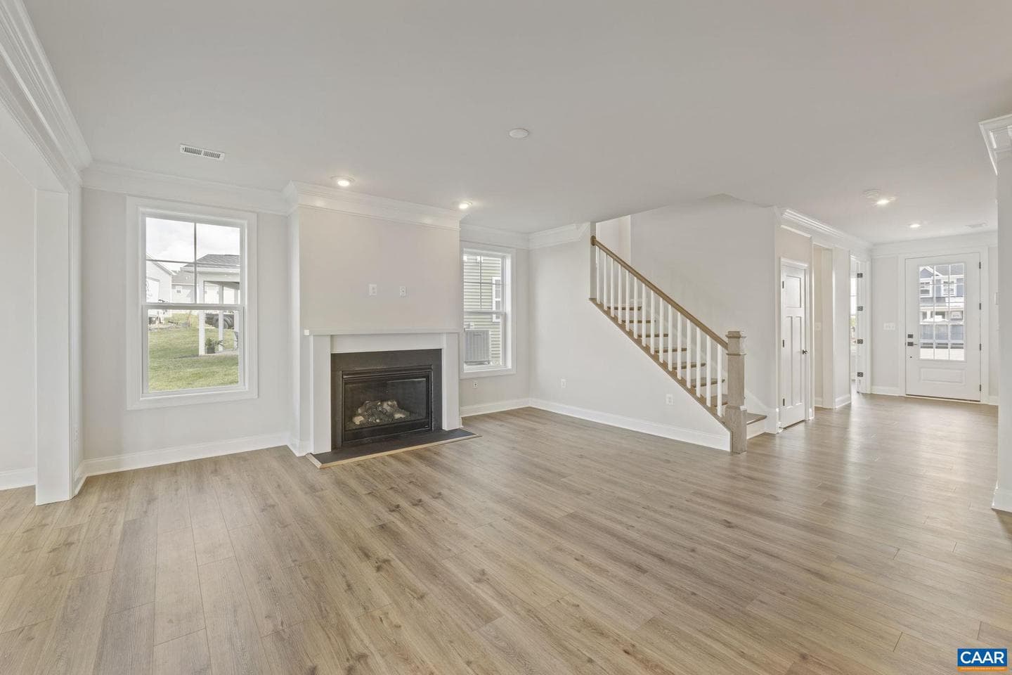 305 Sunbird Ln photo 16