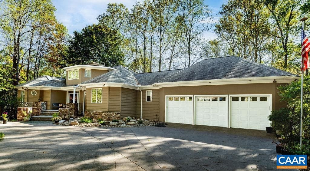 105 Saddleback Knl, Nellysford