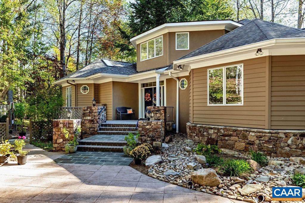 105 Saddleback Knl, Nellysford