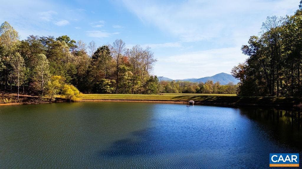 105 Saddleback Knl photo 3