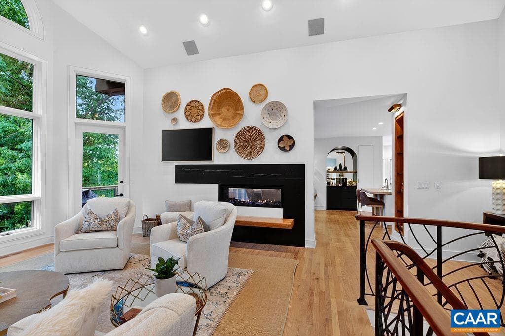 220 Saddleback Knl photo 13