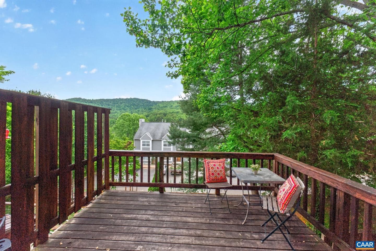 1247 Maple View Dr photo 2