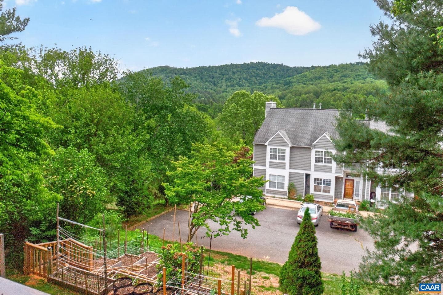 1247 Maple View Dr photo 3