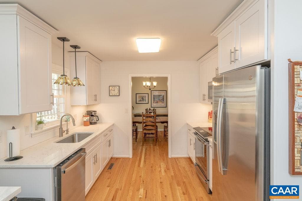 505 Eastbrook Dr photo 10