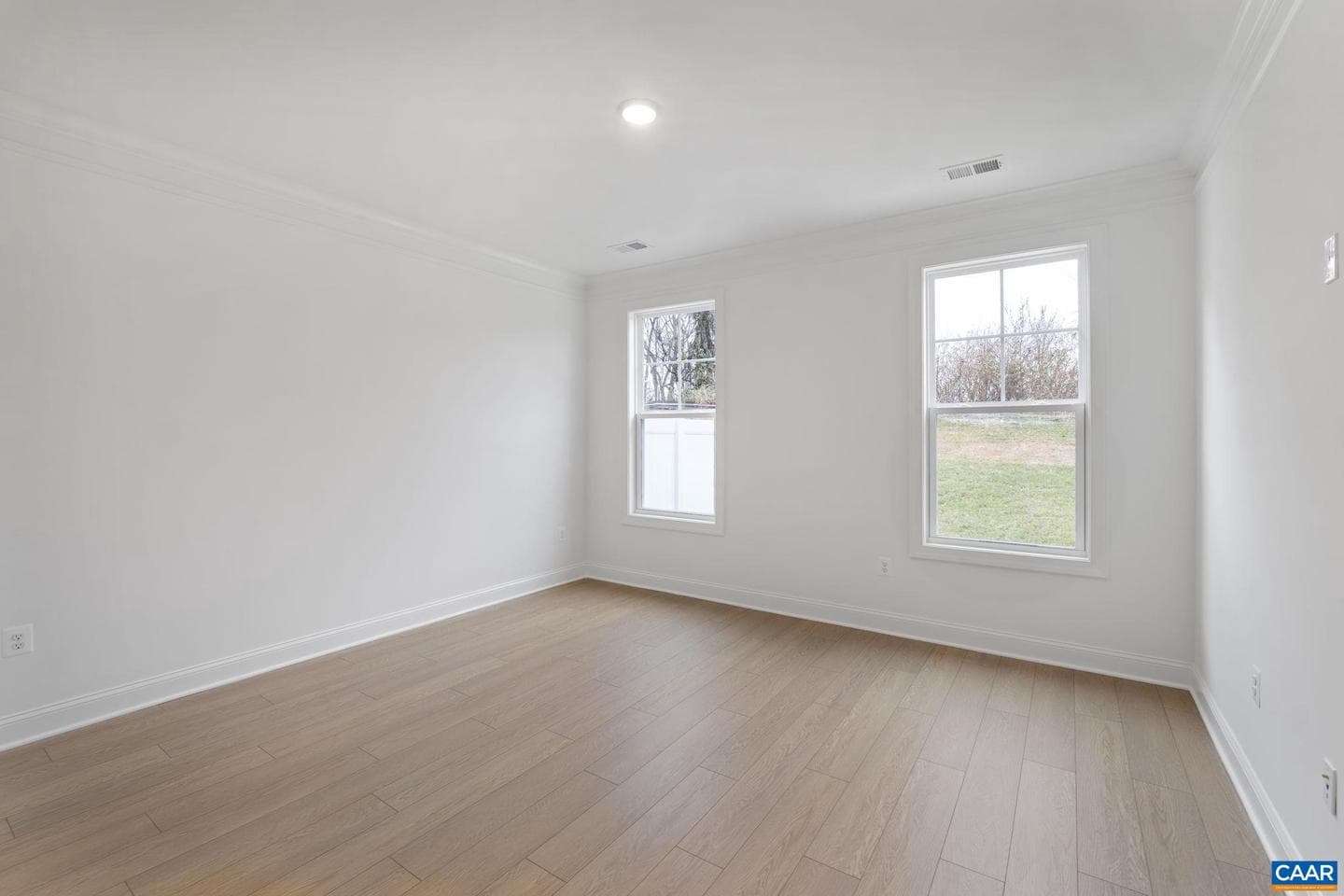 135 Springdale Rd photo 15