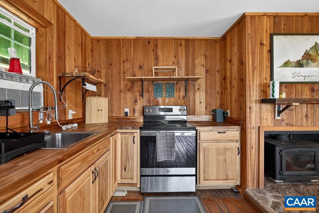1494 Spruce Creek Ln photo 16