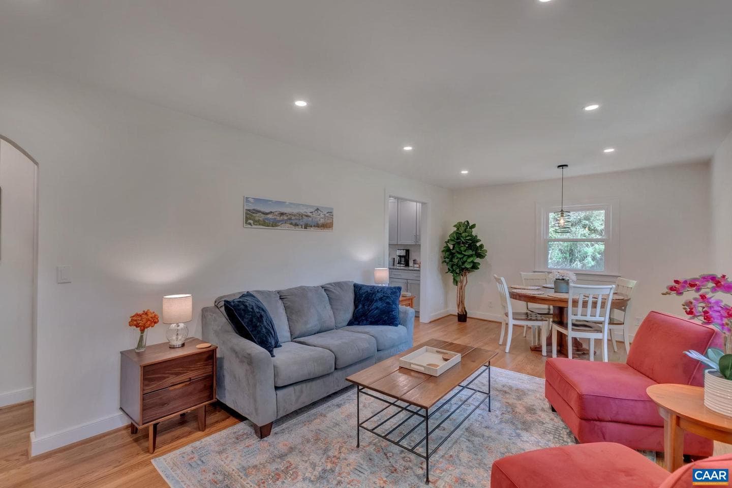 4362 Ivy Rd photo 5