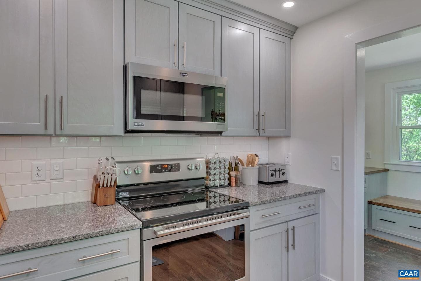 4362 Ivy Rd photo 9