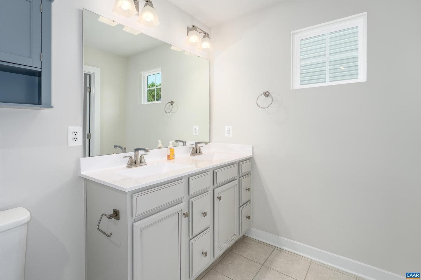 93 Archer Dr photo 32