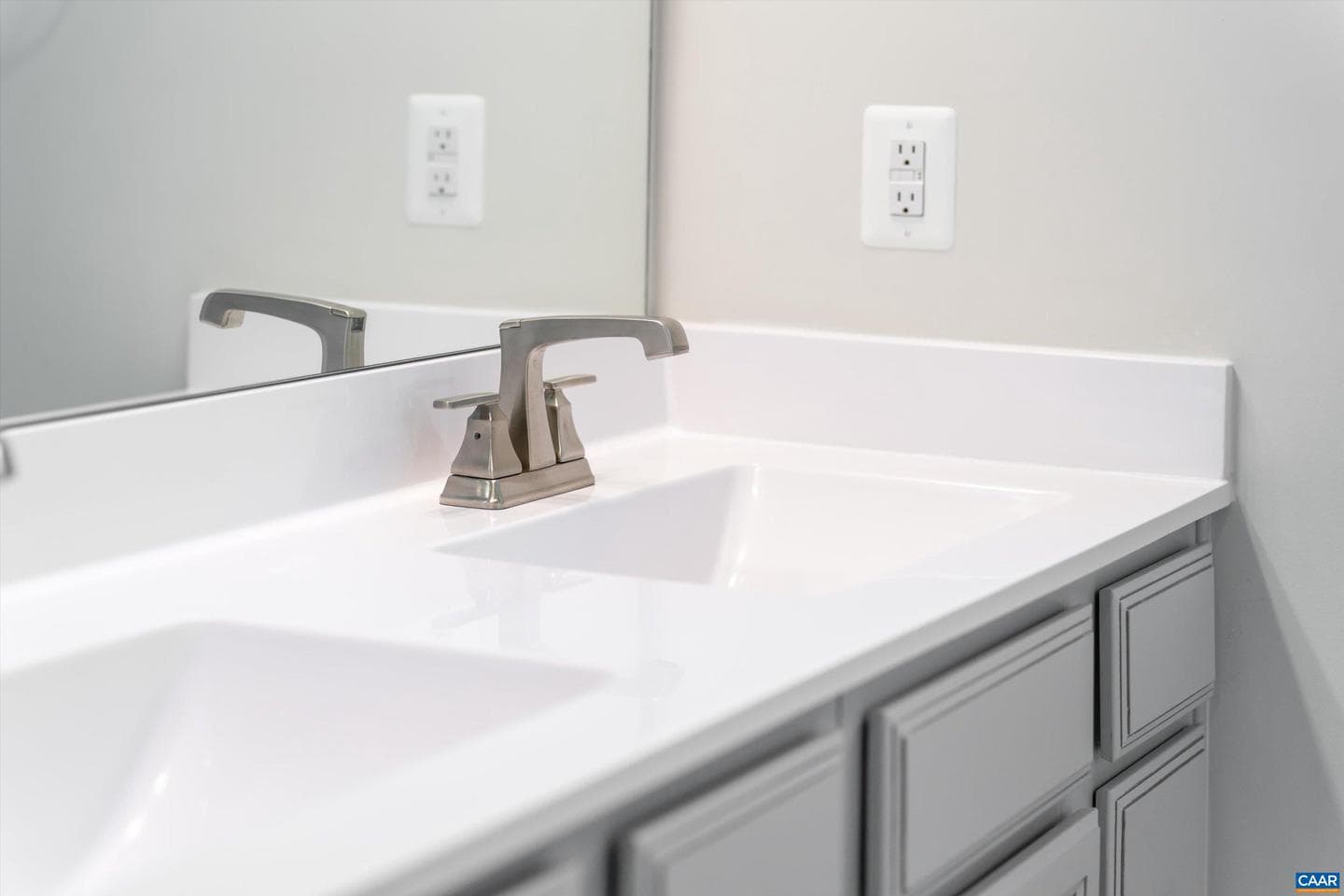 93 Archer Dr photo 33