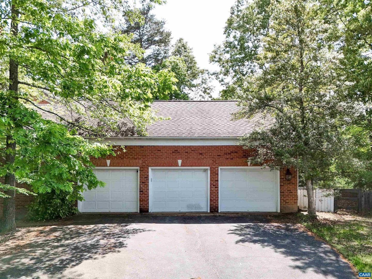 2500 Wiltshire Close photo 38