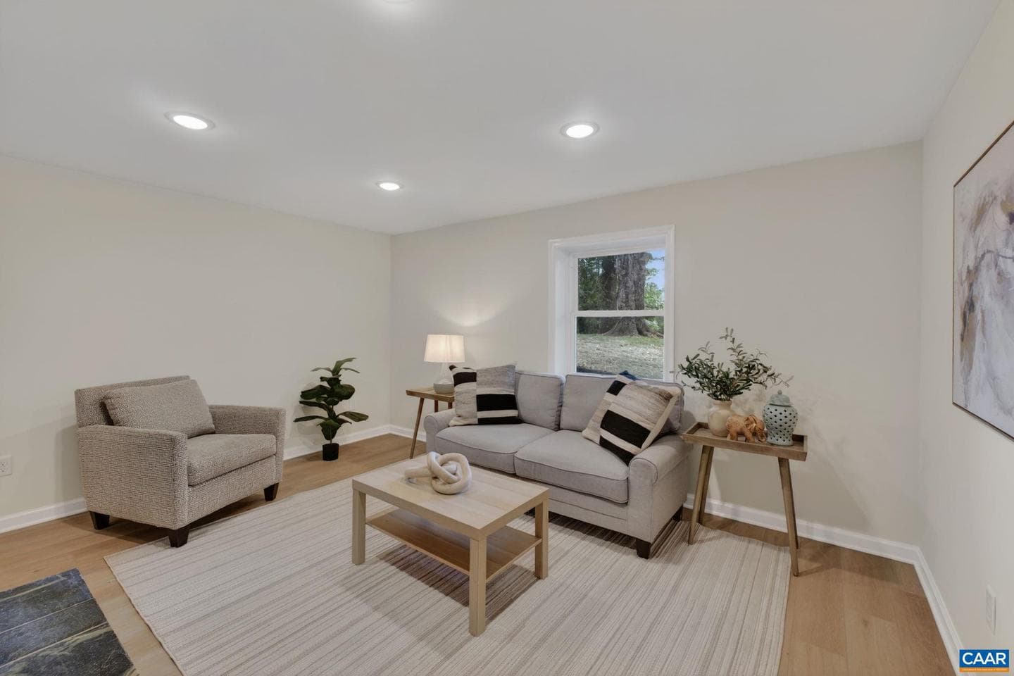 103 Bollingbrook Dr photo 33