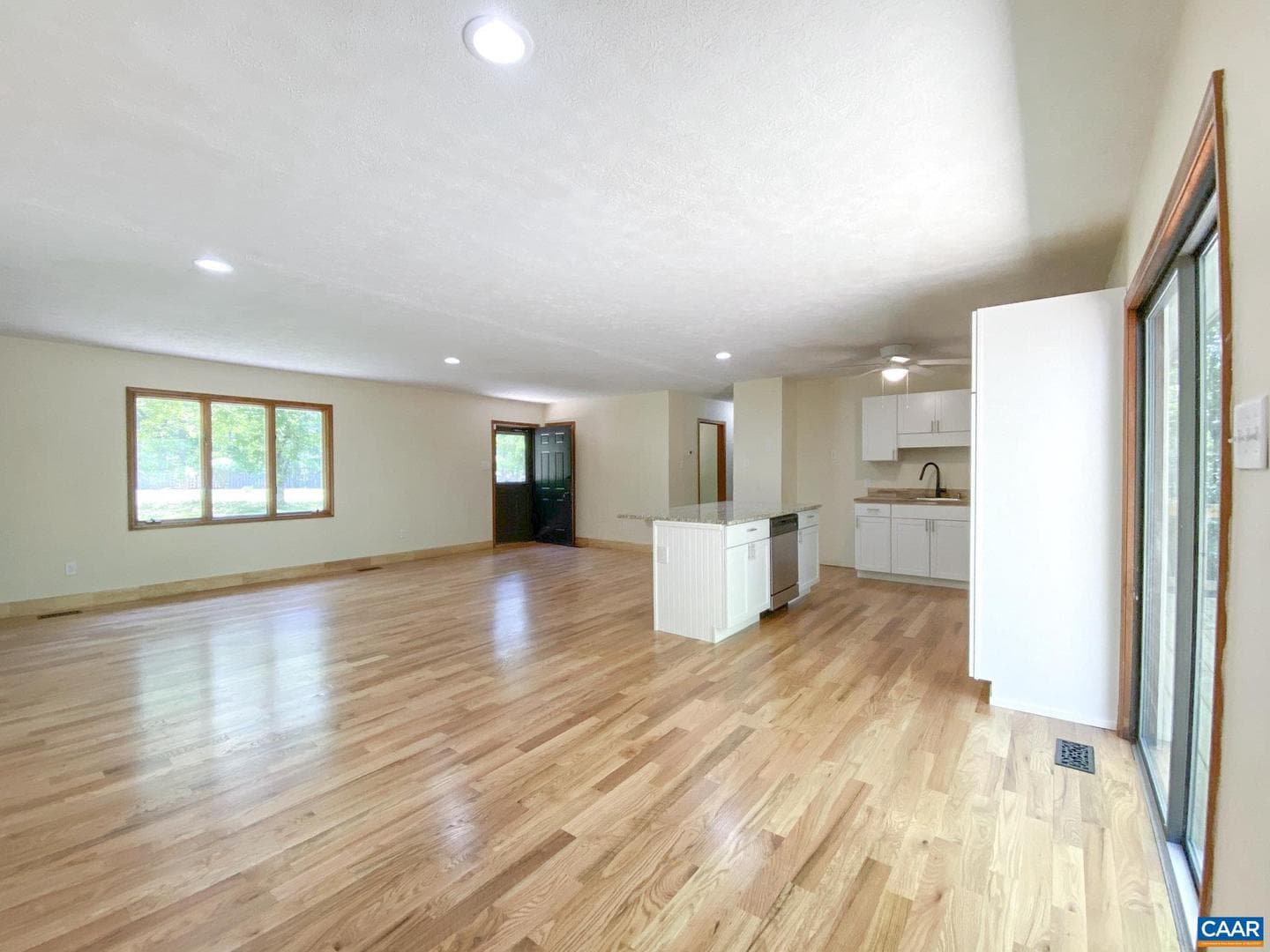 247 Goldenrod Rd photo 6