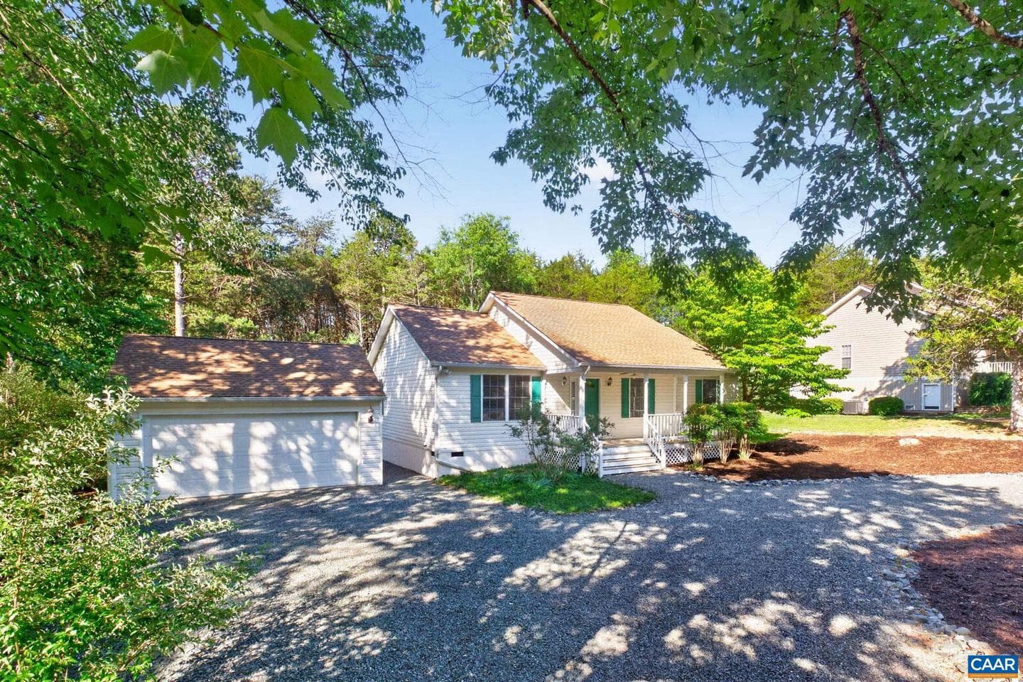 339 Jefferson Dr photo 3