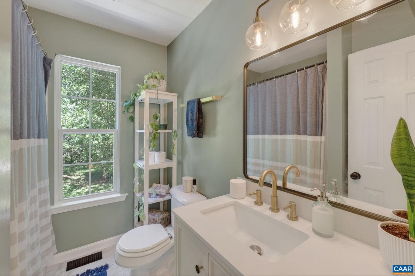 1557 Primrose Ln photo 23