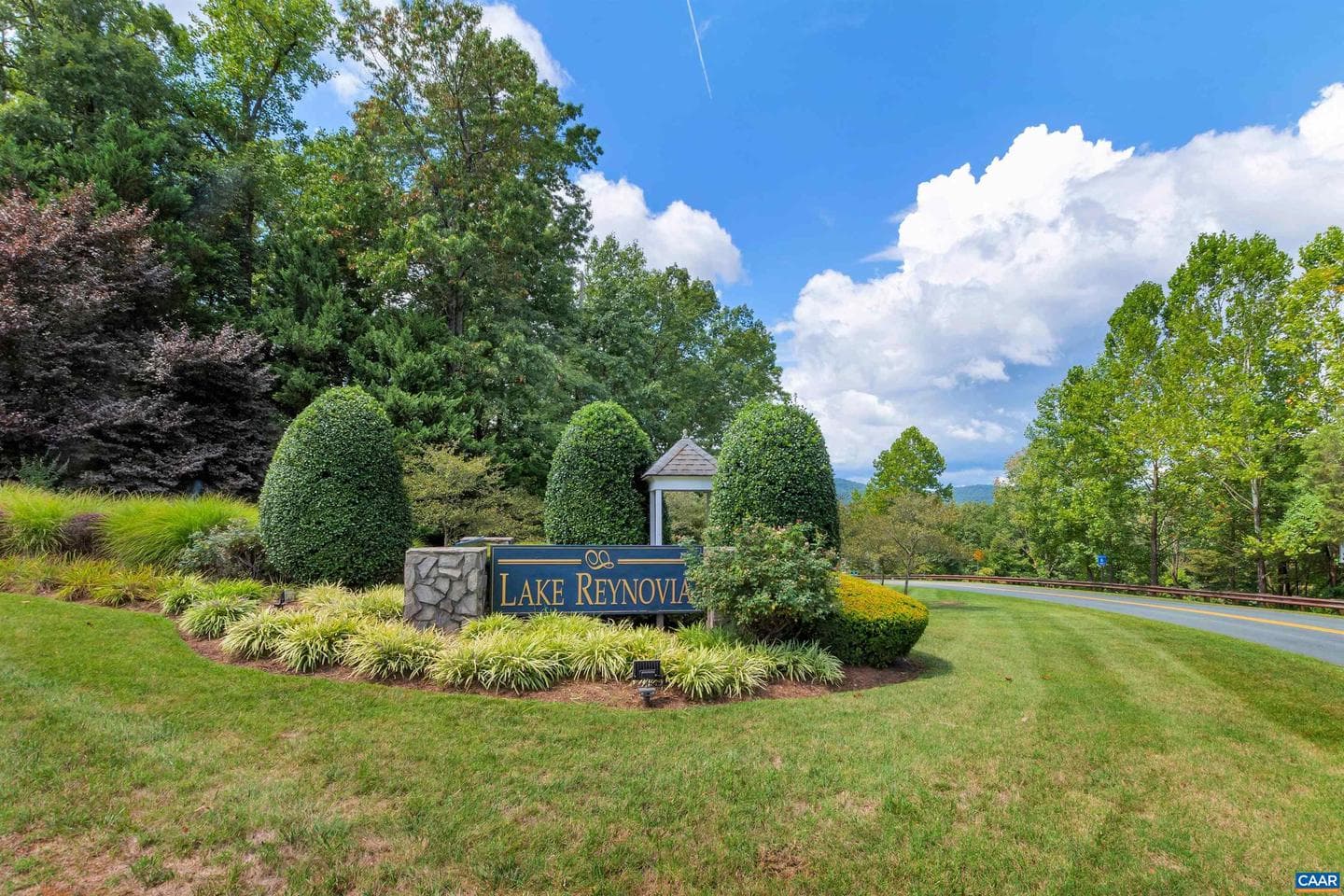 1557 Primrose Ln photo 30