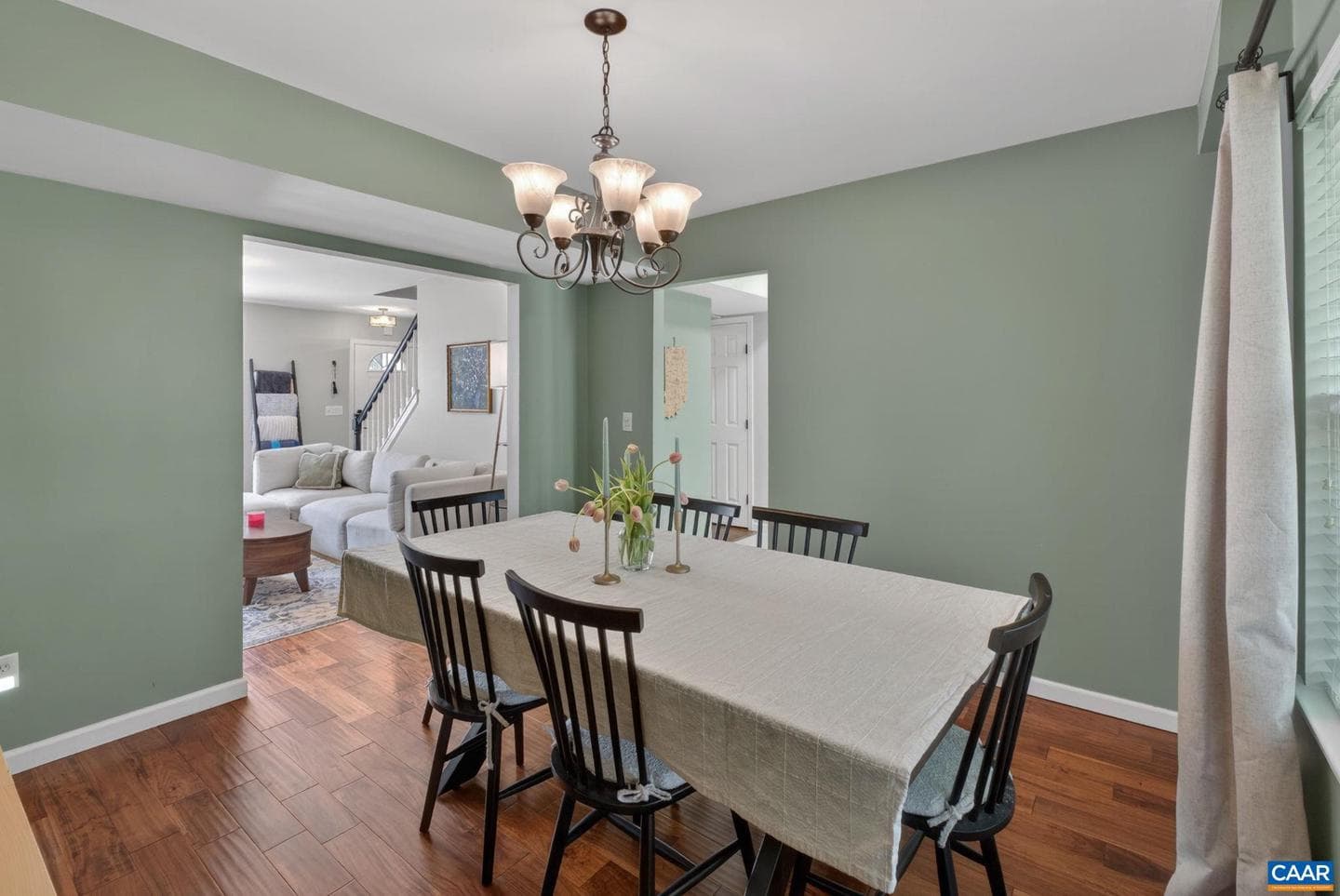 1557 Primrose Ln photo 8
