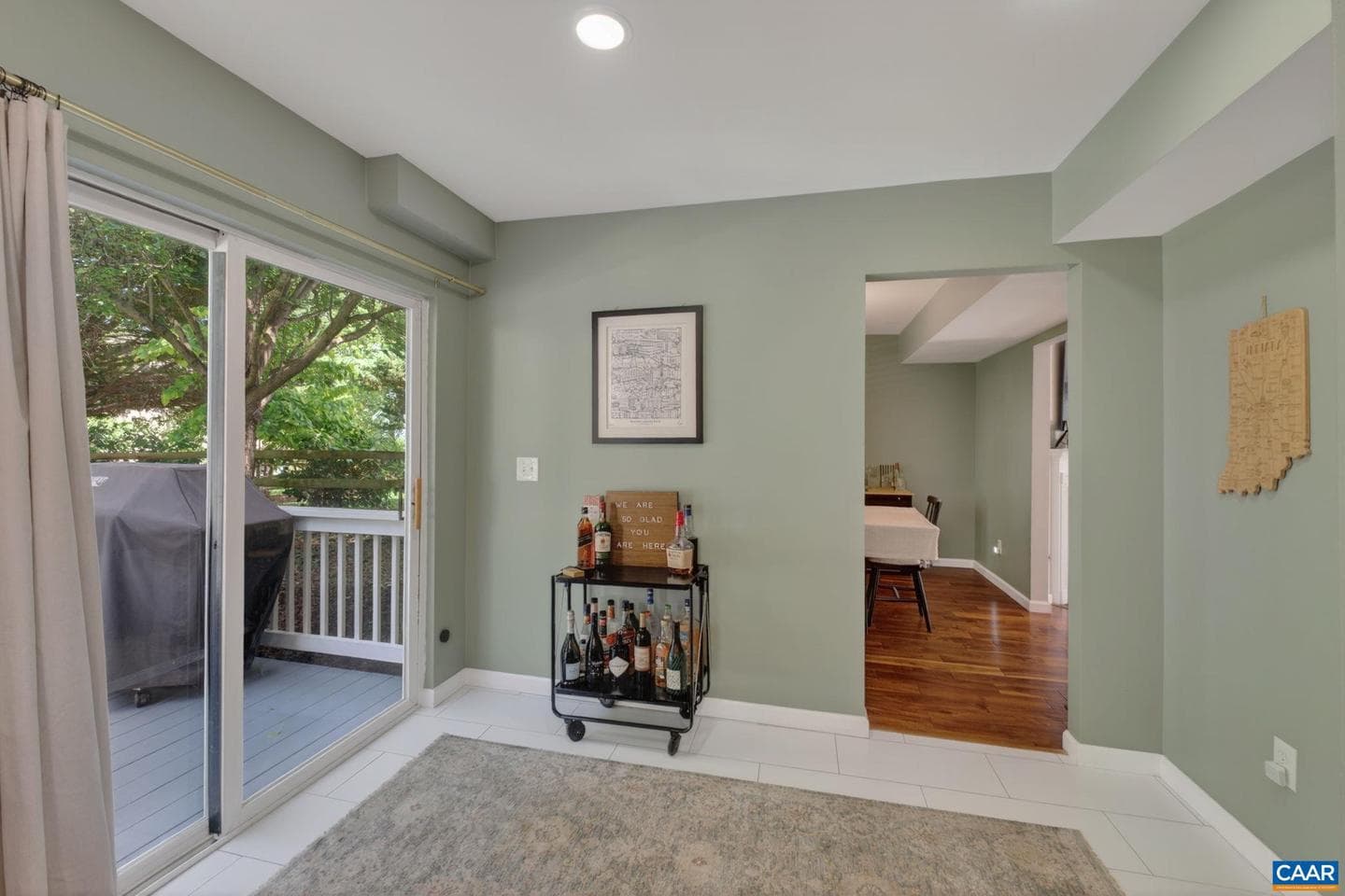1557 Primrose Ln photo 9