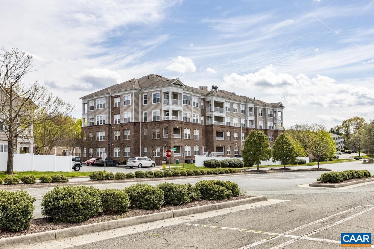 1051 Glenwood Station Ln #104, Charlottesville