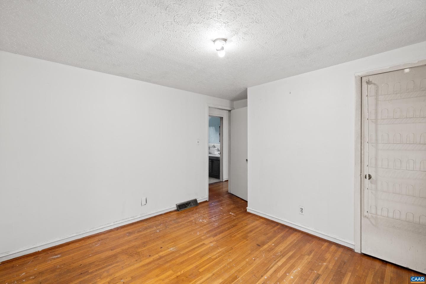 837 Ridge St photo 25
